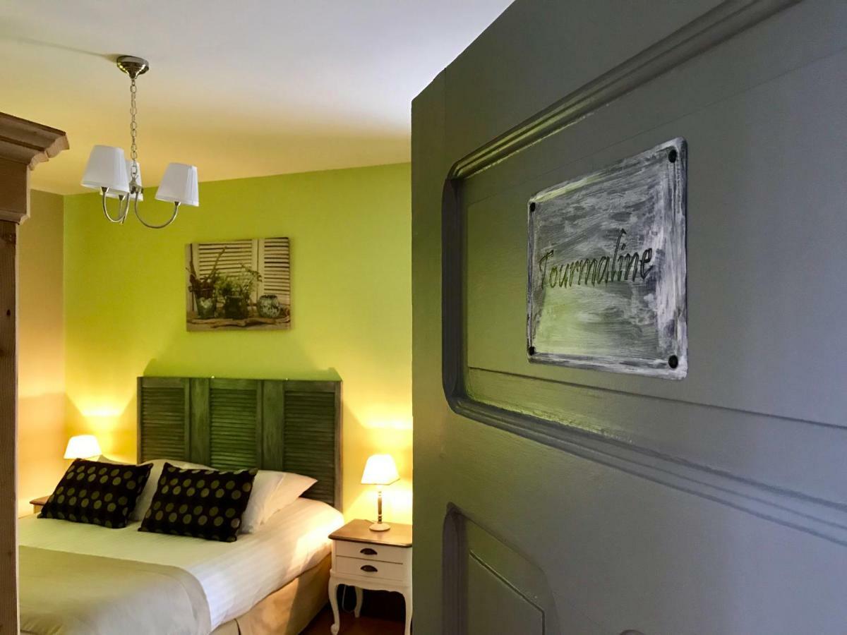 Chambres D'Hotes Les Ecrins Орбе Стая снимка